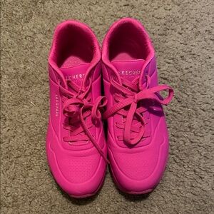 Skechers Women's Fuchsia Sneakers